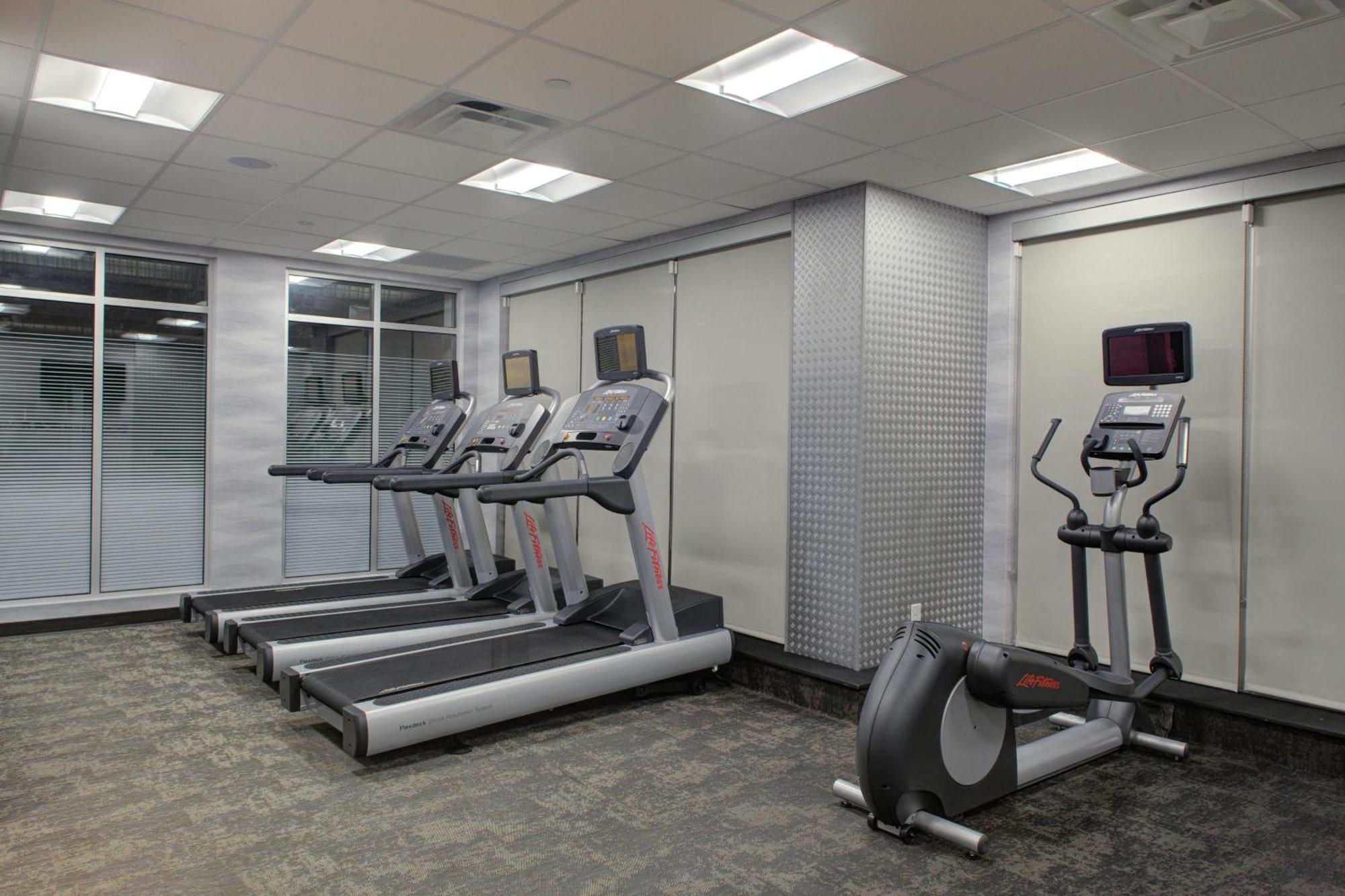 Fairfield Inn & Suites By Marriott Allentown West Breinigsville Екстериор снимка
