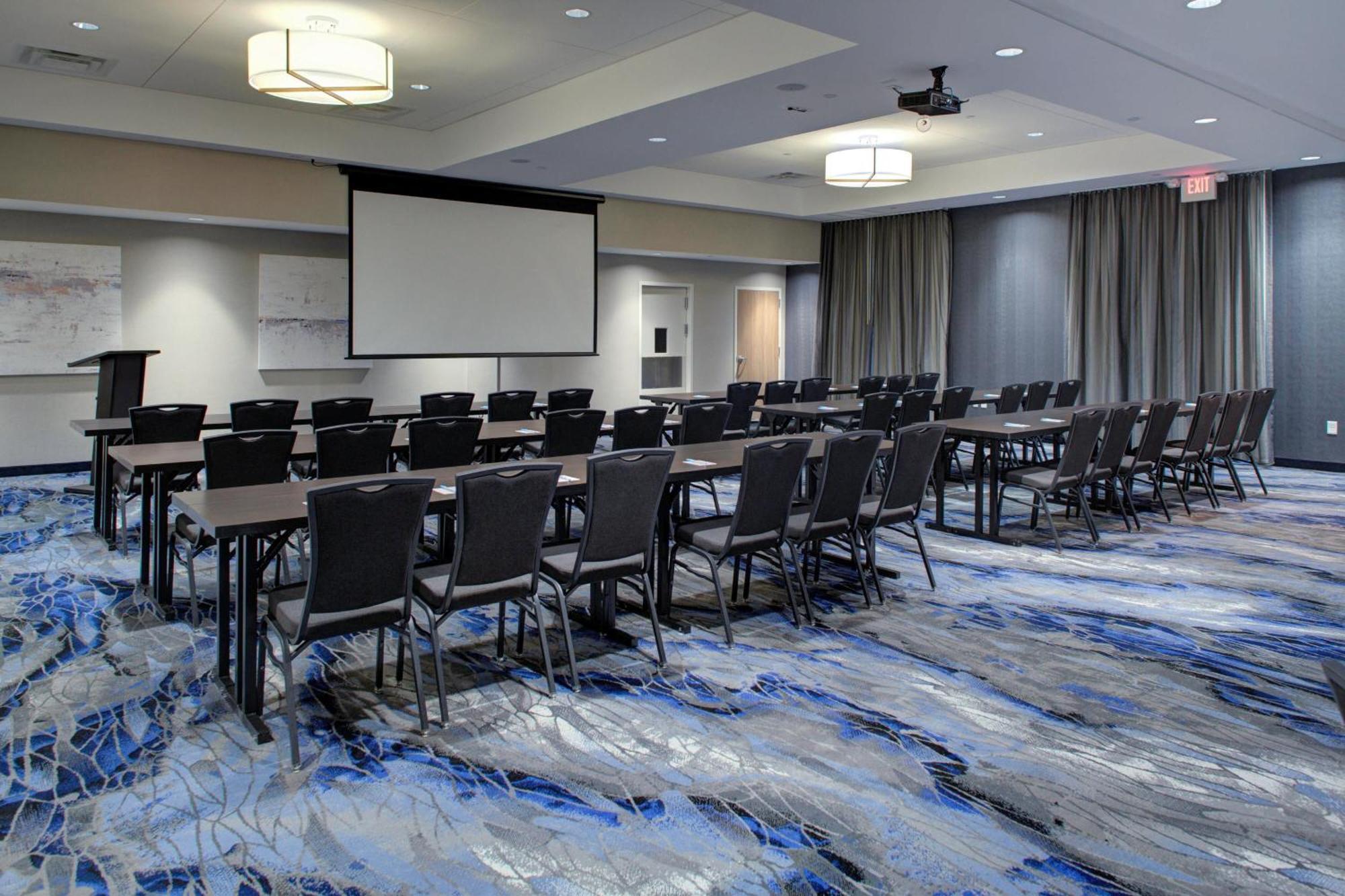 Fairfield Inn & Suites By Marriott Allentown West Breinigsville Екстериор снимка