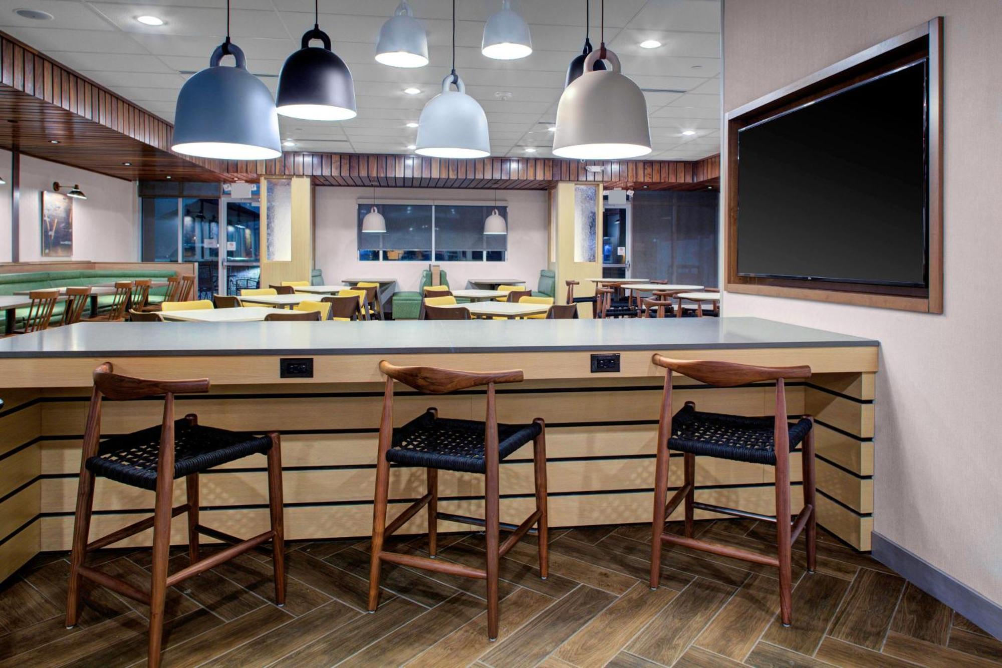 Fairfield Inn & Suites By Marriott Allentown West Breinigsville Екстериор снимка